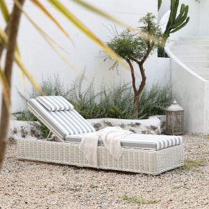 Bellagio Round Wicker Sun Lounger with Headrest, White with Blue Stripes